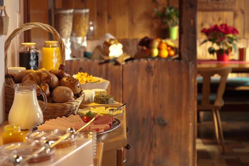 boulangerie-CARQUEIRANNE-min_breakfast_buffet_food_restaurant_meal_hotel_plate_fresh-718745